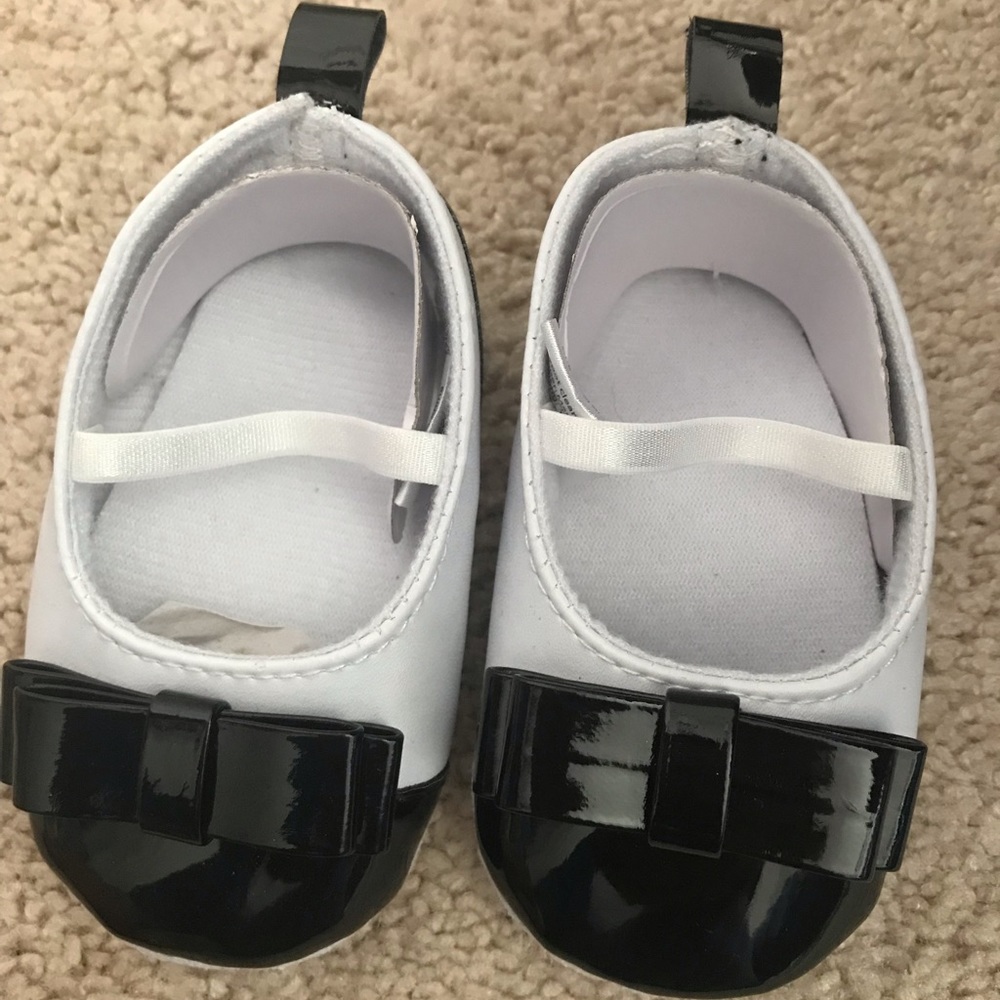 Black and white infant dress shoes